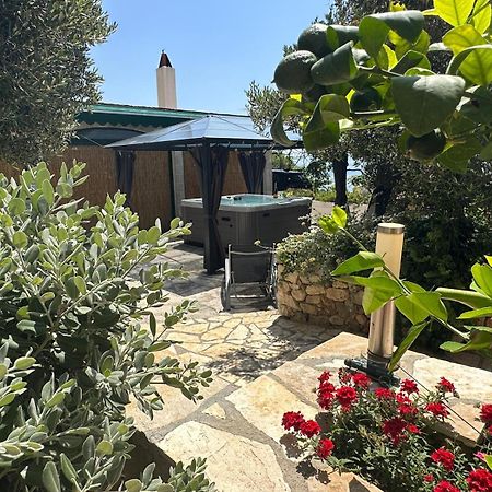Vacation House Marin With Jacuzzi - Bol, Brac Exterior photo