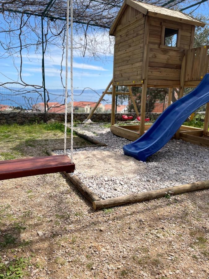 Vacation House Marin With Jacuzzi - Bol, Brac Exterior photo